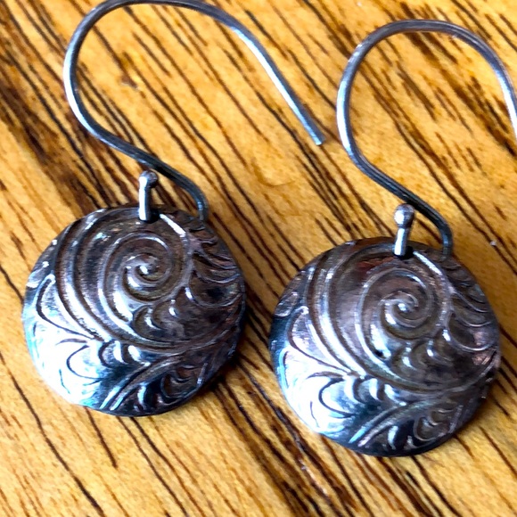 Kenneth Cole Earrings- silver - Picture 1 of 7